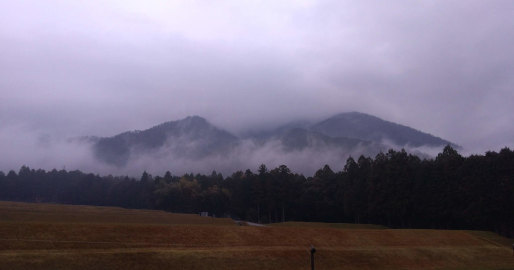 靄の比良山